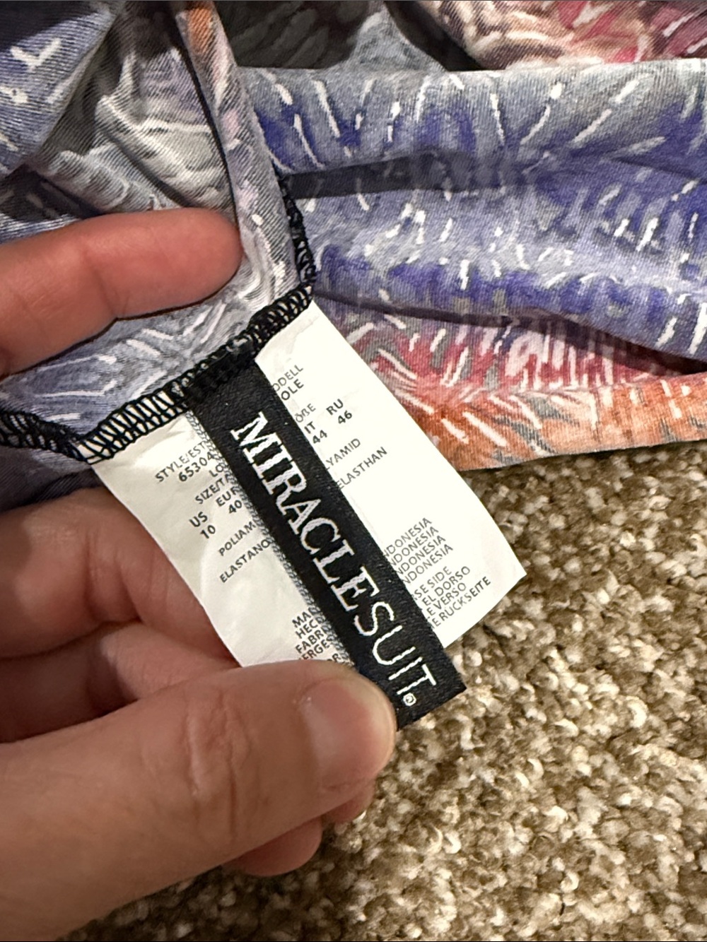 Like New Women’s Tankini Swimsuit Top - Picture 6 of 7